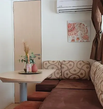 Luxe Mobilehome With Dishwasher And Airconditioning Included Fits 4 Adults And 1 Child, Ameglia, Ligurie, Cinqueterre, North Italy, Beach, Pool, Glamping * Ameglia