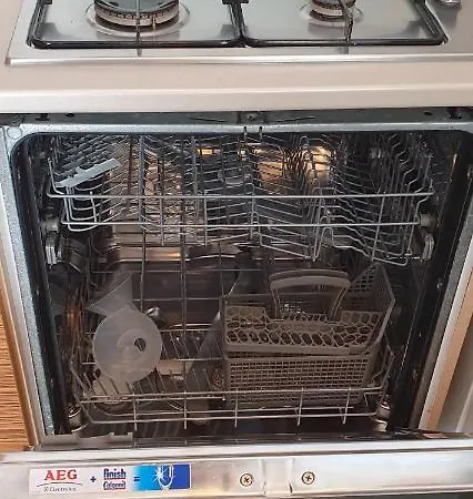 Luxe Mobilehome With Dishwasher And Airconditioning Included Fits 4 Adults And 1 Child, Ameglia, Ligurie, Cinqueterre, North Italy, Beach, Pool, Glamping 아메그리아