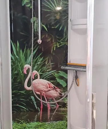 Luxe Mobilehome With Dishwasher And Airconditioning Included Fits 4 Adults And 1 Child, Ameglia, Ligurie, Cinqueterre, North Italy, Beach, Pool, Glamping Parque de Campismo *