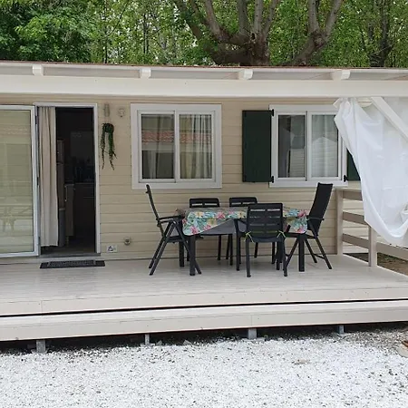 Luxe Mobilehome With Dishwasher And Airconditioning Included Fits 4 Adults And 1 Child, Ameglia, Ligurie, Cinqueterre, North Italy, Beach, Pool, Glamping * 아메그리아