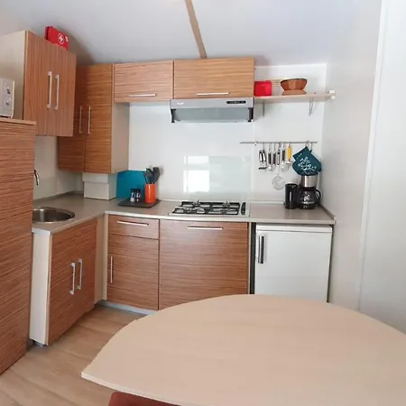 Luxe Mobilehome With Dishwasher And Airconditioning Included Fits 4 Adults And 1 Child, Ameglia, Ligurie, Cinqueterre, North Italy, Beach, Pool, Glamping *